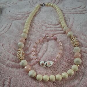 Elegant Cream and Pink Beaded Necklace and Bracelet Set